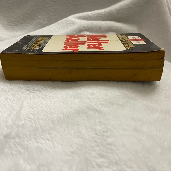 Helter Skelter by Vincent Bugliosi with Curt Gentry - Picture 4 of 9